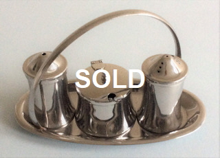 Oval tray condiment set